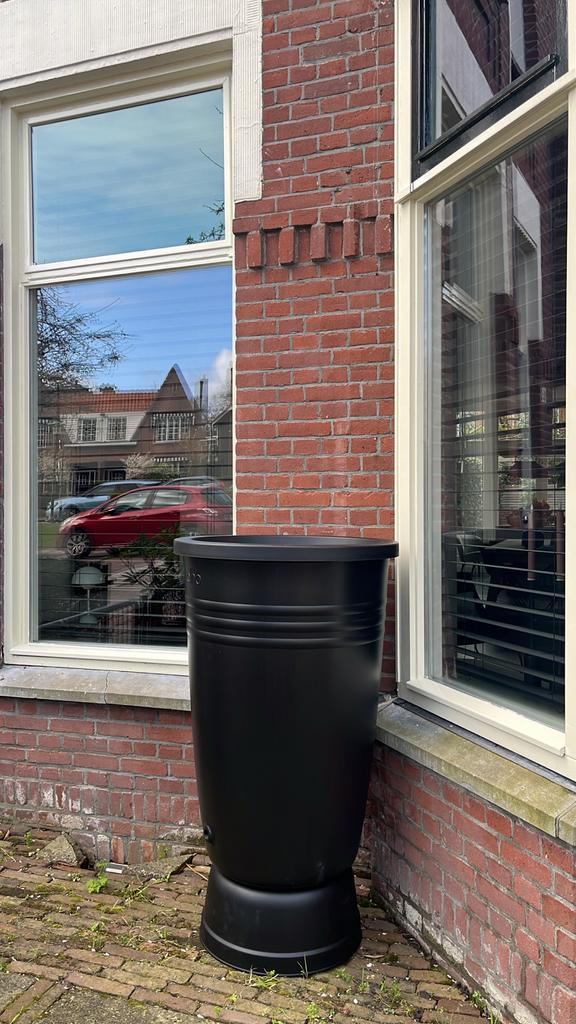 Elho regenton 200 liter met plantenbak, Tuin en Terras, Regentonnen, Kunststof, Gebruikt, Met kraantje, 150 liter of meer