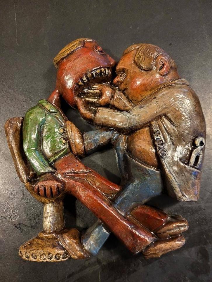 Wandbeeldje van een tandarts met zijn patiënt, Verzamelen, Beelden en Beeldjes, Zo goed als nieuw, Mens, Ophalen of Verzenden