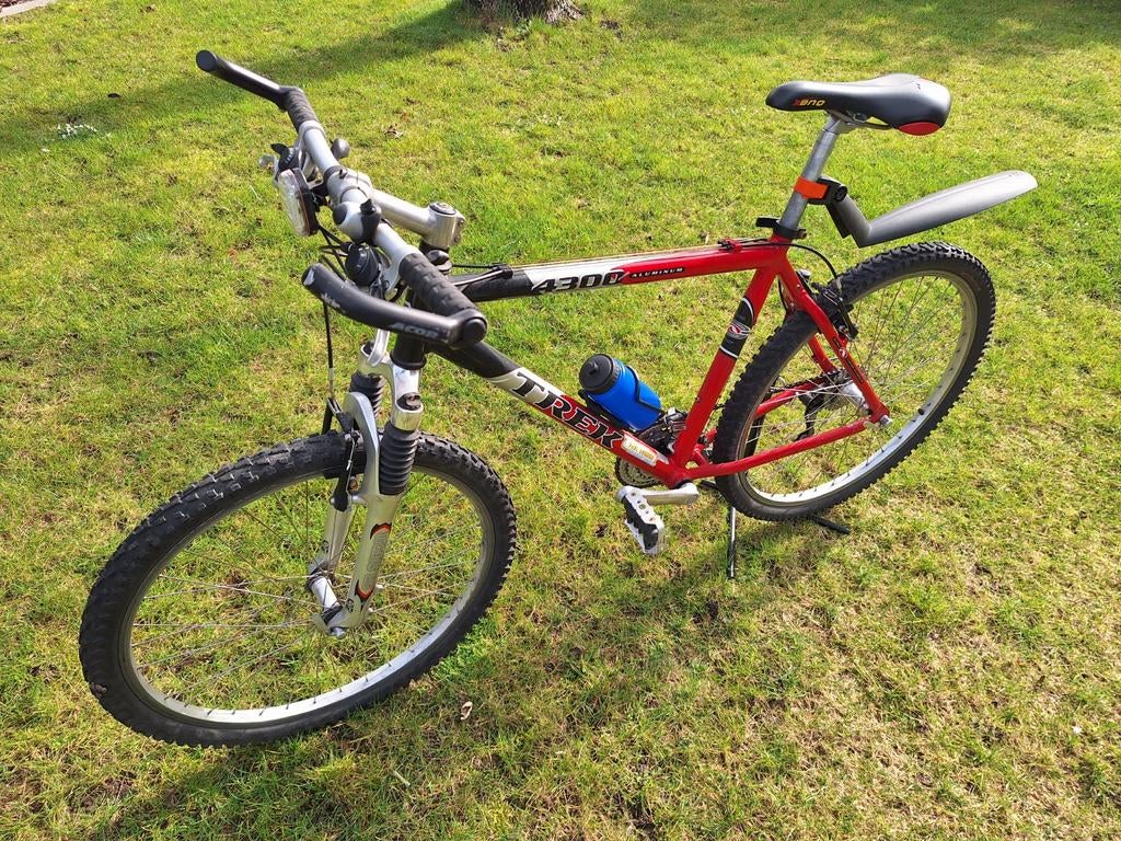 Trek 4300 Mountainbike - Klaar voor avontuur!, Fietsen en Brommers, Ophalen