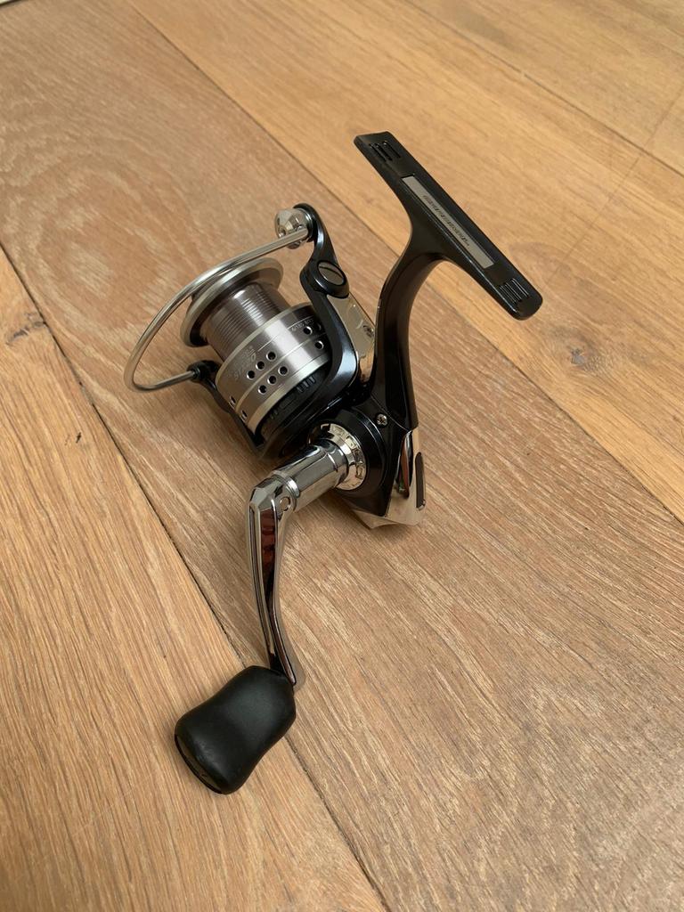 Nieuwe Abu Garcia Cardinal STX 2000 molen, 7 lagers, Abu garcia, Molen, Nieuw, Ophalen of Verzenden