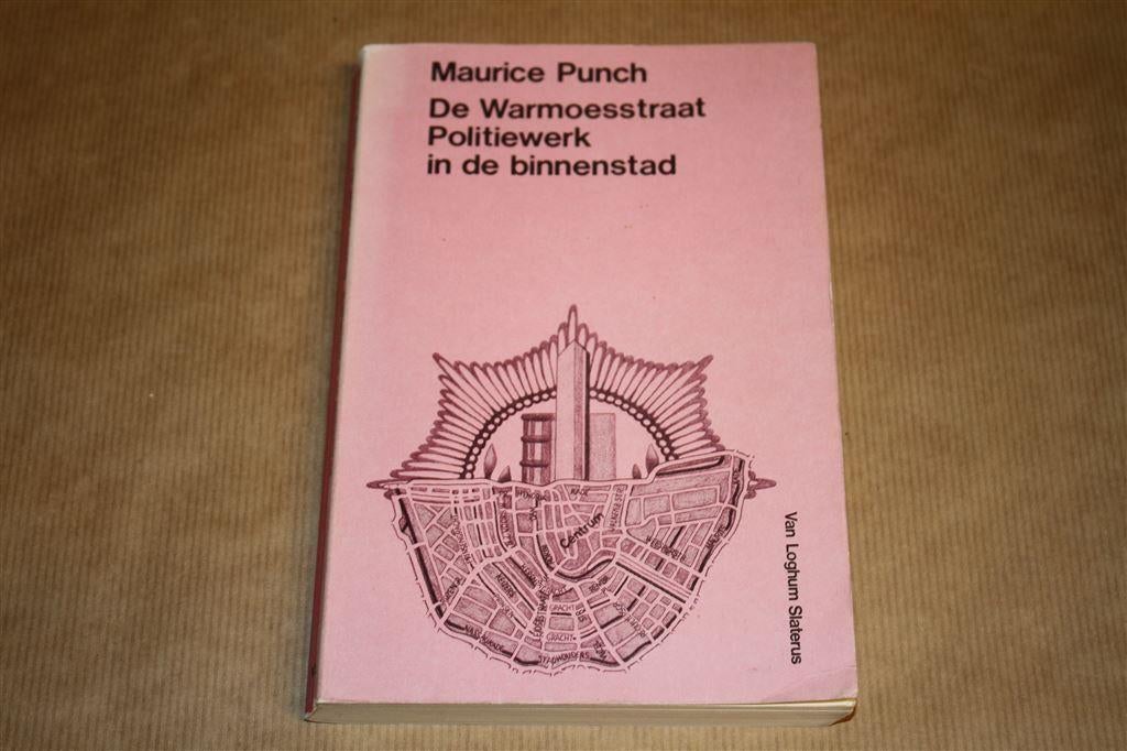 De Warmoesstraat. Politiewerk in de binnenstad., Ophalen of Verzenden, Gelezen