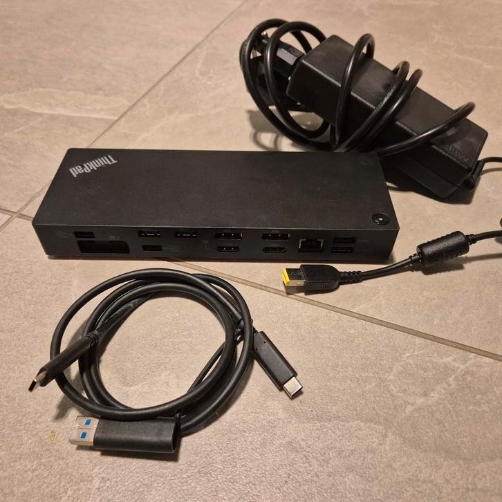 Lenovo Docking Station gen2  USB-C Thunderbolt / Workstation, Computers en Software, Dockingstations, Zo goed als nieuw, Docking station