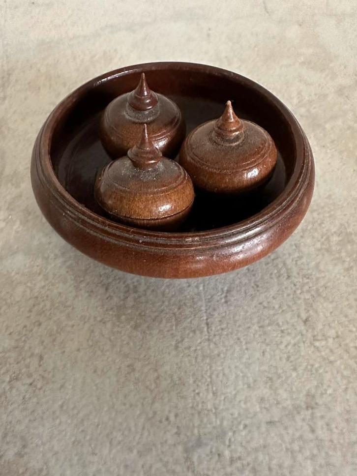 3 houten tollen draaitollen in houten schaal diam 8xH3, Antiek en Kunst, Antiek | Speelgoed, Ophalen of Verzenden