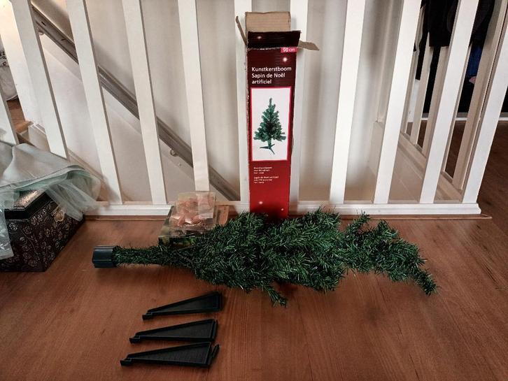 GRATIS kerstboom met kerstballen, Diversen, Kerst, Zo goed als nieuw, Ophalen