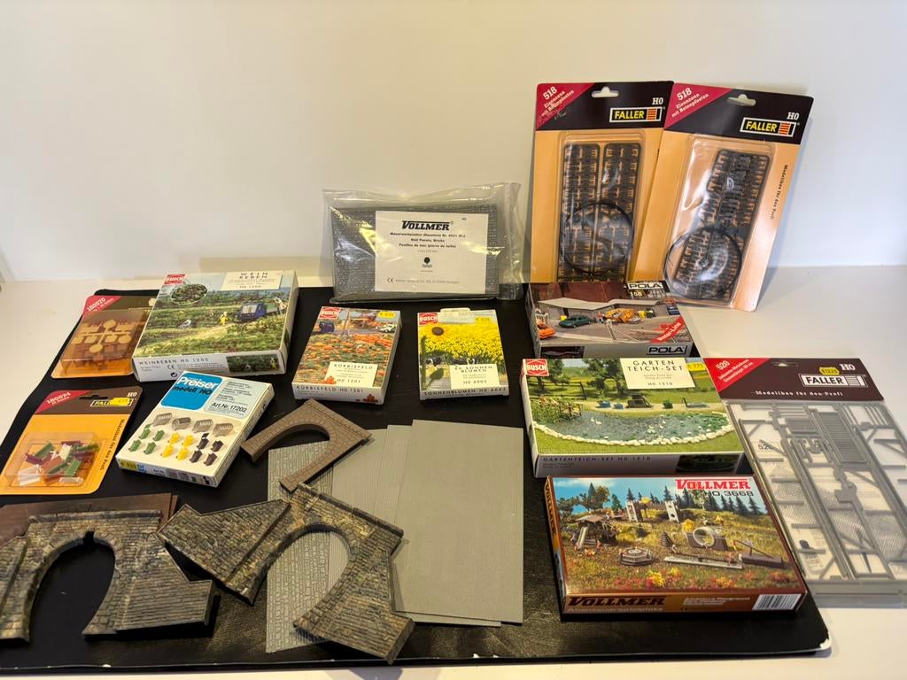 Partij scenery en bouwdozen voor de ho baan, Hobby en Vrije tijd, Modeltreinen | H0, Overige merken, Natuur, Gelijkstroom of Wisselstroom