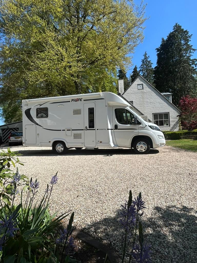 Pilote Essential 706 bj2018 Fiat 131pk euro6 Queensbed!, Caravans en Kamperen, Campers, Ringverwarming, Fiat, Pilote, Bedrijf