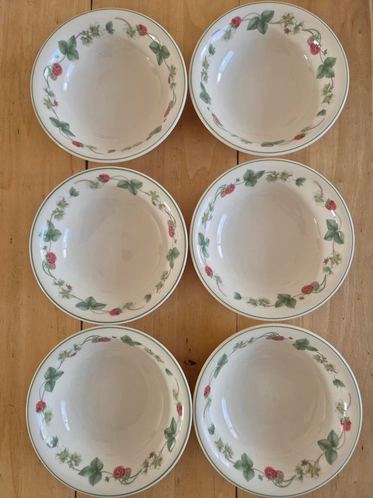 Wedgewood raspberry 6x papschaaltje, Huis en Inrichting, Keuken | Servies, Ophalen of Verzenden, Zo goed als nieuw, Kom(men), Wedgwood