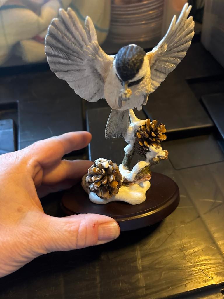 Country Artists Broadway Birds Koolmees op dennenappels, Verzamelen, Ophalen of Verzenden, Zo goed als nieuw, Dier