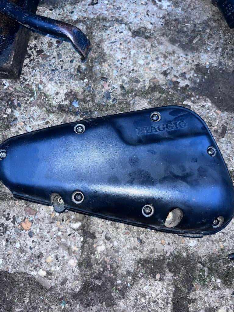 Originele Piaggio Luchtfilterbox – Zonder   Filterschuim, Ophalen, Gebruikt