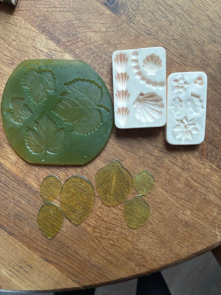 TUKE Kant Mallen voor Cake Decoreren 3D Blad Siliconen Mallen voor Bakken Gummy Mallen Klei Fondant Mallen Kant Matten Bloem Honingraat Bijen Patroon voor Suiker Chocolade Polymeer (Leaf_24,8x12,9x0,3