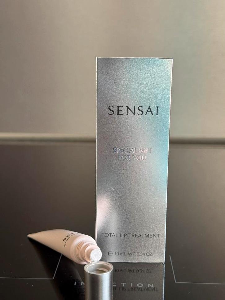 Sensai total lip treatment 10ml, Sieraden, Tassen en Uiterlijk, Uiterlijk | Gezichtsverzorging, Nieuw, Verzorging, Lippen, Ophalen of Verzenden