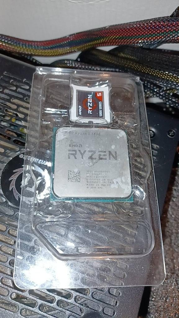 ryzen 5 3600, 600w voeding RGB, Ophalen, Zo goed als nieuw, 3 tot 4 Ghz