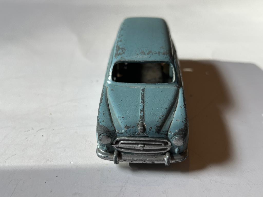 Dinky toys peugeot 403 Familiale 24F, Hobby en Vrije tijd, Modelauto's | 1:43, Verzenden, Gebruikt, Auto, Dinky Toys