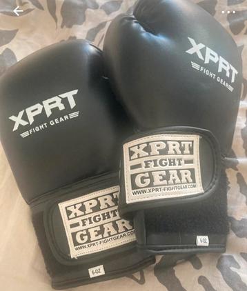 Zo goed als nieuw XPRT 6 oz bokshandschoenen zwart beschikbaar voor biedingen