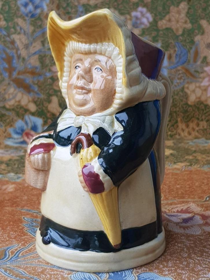 Betsy mooie oude Toby jug uit Engeland van Wood & Sons., Antiek en Kunst, Antiek | Porselein, Ophalen of Verzenden