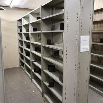 metalen stellingen stellingkasten legbordstelling beschikbaar voor biedingen