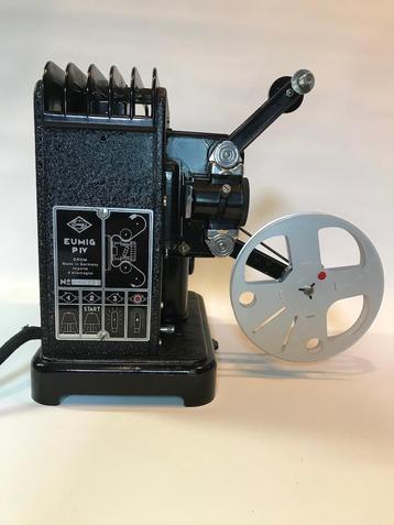Eumig film projector, model P IV, 8 mm, accompanied by a Ste beschikbaar voor biedingen