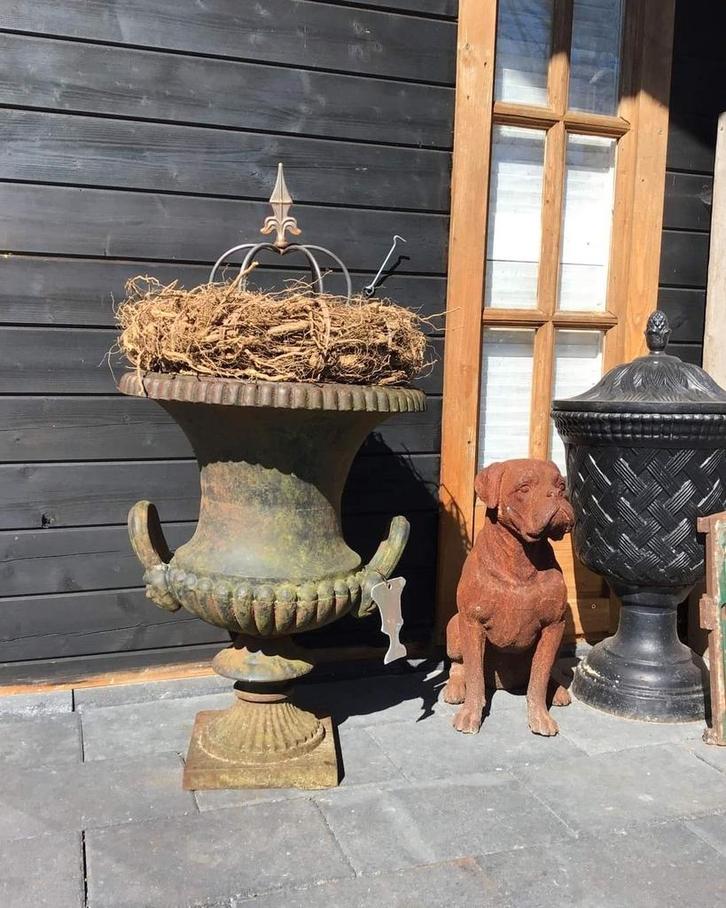 Gietijzeren tuinvazen tuinvaas bloempot bloembak op sokkel, Tuin en Terras, Tuinvazen, Nieuw, Ophalen