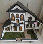 Mooi groot poppenhuis met veel meubeltjes en poppetjes, Ophalen, Gebruikt, Poppenhuis