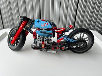 LEGO Technic Straatmotor 42036 beschikbaar voor biedingen