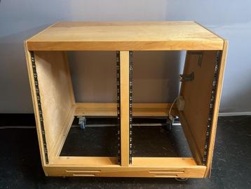 19 inch Delta studio rack op wielen - gelakt berken beschikbaar voor biedingen