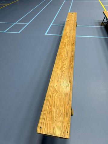 Gymzaal banken 2x beschikbaar voor biedingen