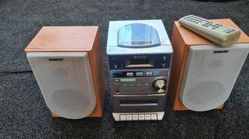 Sony stereo radio,cd,cassette + boxen en afstandsbediening 