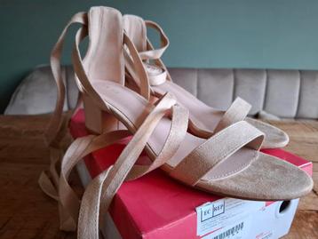Elegante Beige Hakken - Maat 41 beschikbaar voor biedingen