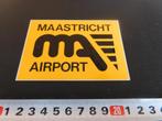 sticker geel logo MAASTRICHT AIRPORT *, Verzamelen, Stickers, Ophalen, Zo goed als nieuw