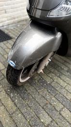 Sym Fiddle II 25 km/h scooter met schade, Fietsen en Brommers, Scooters | SYM, Ophalen, Gebruikt, Benzine, Fiddle