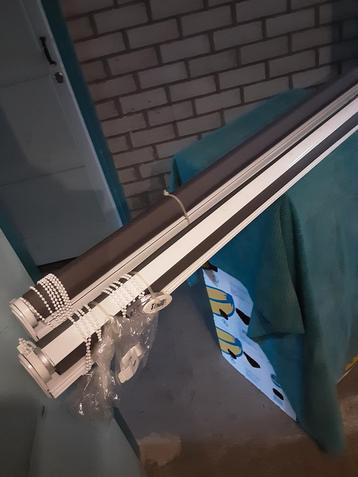 Rolgordijnen  beschikbaar voor biedingen