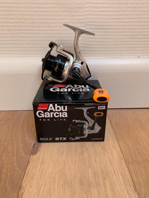 Nieuwe Abu Garcia Max STX 2000 molen, 6 lagers, Watersport en Boten, Hengelsport | Roofvissen, Nieuw, Molen, Ophalen of Verzenden