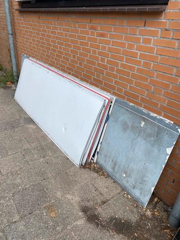 Gebruikte reclameborden beschikbaar voor biedingen