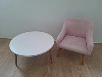 Kindersetje tafel en stoel  beschikbaar voor biedingen