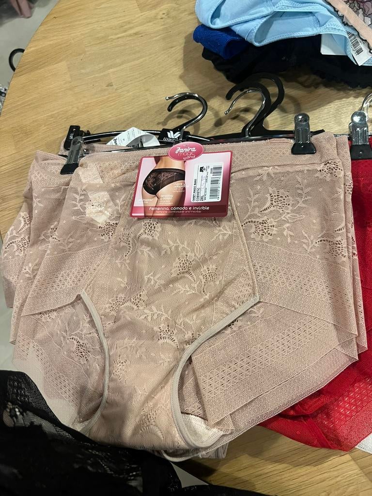 Janira magic band rood skin zwarr creme NIEUW!! Nu 50%, Ophalen of Verzenden, Slip