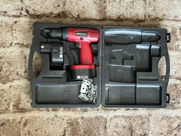 12V accuboormachine met 2 accu’s + koffer beschikbaar voor biedingen