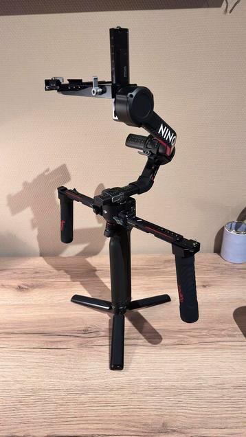 DJI RS 4 Pro Combo, Extra High-Capacity Battery Grip beschikbaar voor biedingen