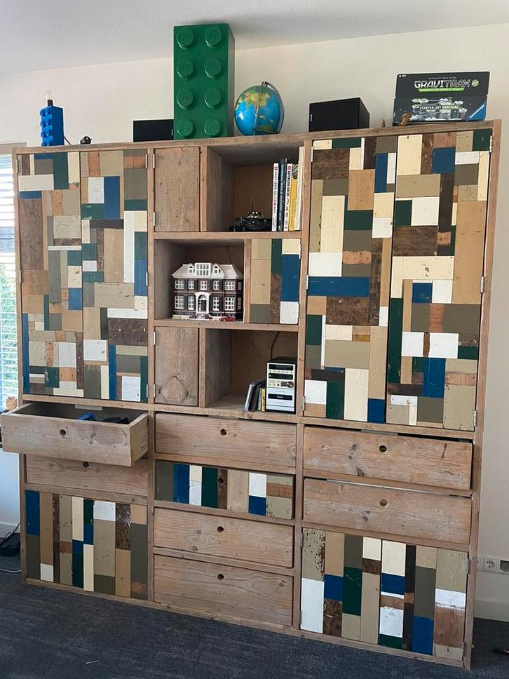 Stoere grote kast RUIG, Huis en Inrichting, Kasten | Wandmeubels, Gebruikt, 200 cm of meer, 200 tot 250 cm, 25 tot 50 cm, Overige houtsoorten