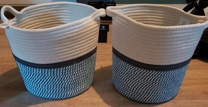 Nieuw! Mand Renate blauw met wit & grijs, groter formaat, Huis en Inrichting, Woonaccessoires | Schalen en Manden, Nieuw, Rond