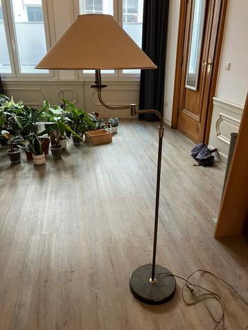Vintage style standing lamp-free beschikbaar voor biedingen