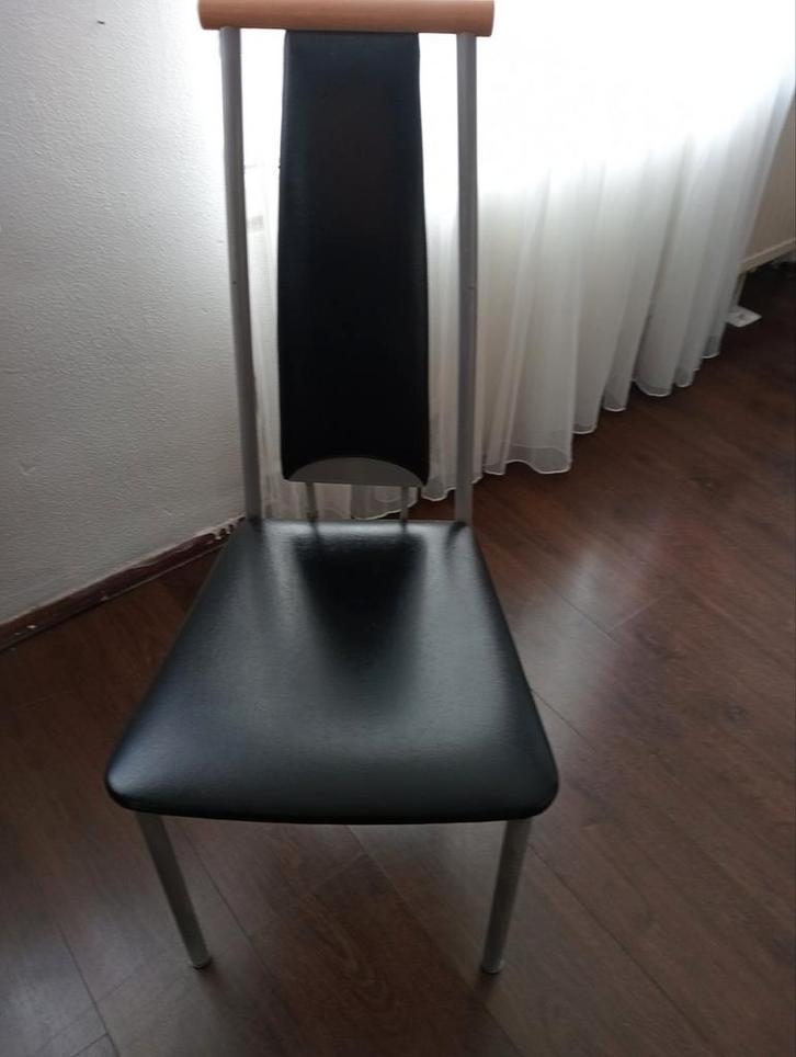 Set van 4 eetkamerstoelen, Huis en Inrichting, Stoelen, Gebruikt, Vier, Kunststof, Metaal, Zwart, Ophalen