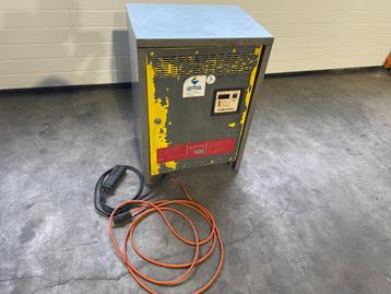 Acculader Compatrac beschikbaar voor biedingen