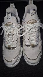 Buffalos wit met goud NIEUW maat 42, Ophalen of Verzenden, Nieuw, Wit, Sneakers of Gympen