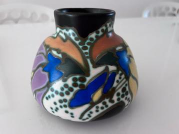 Prachtig art deco vaasje C.M. Bergen, Polygon Pottery! beschikbaar voor biedingen
