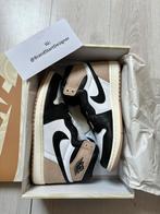 Jordan 1 Latte (Origineel + Bon), Kleding | Heren, Schoenen, Nieuw, Jordan, Ophalen of Verzenden, Bruin