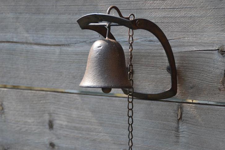 Deurbel - Sober - Landelijk gietijzeren Tuindeurbel, Huis en Inrichting, Deurbellen, Nieuw, Draadloos, Ophalen of Verzenden