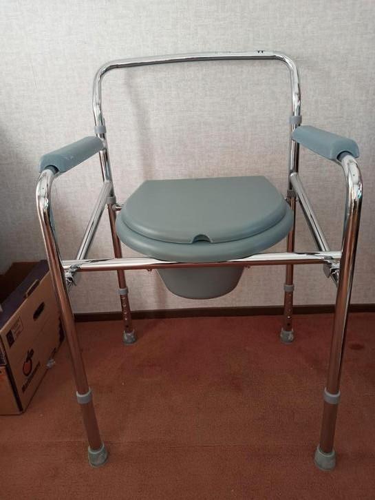 Verstelbare toiletstoel, Diversen, Verpleegmiddelen, Nieuw, Ophalen