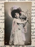 1908 Meisje in roze jurk met roze hoed (NN), Verzamelen, Ophalen of Verzenden, Voor 1920, Gelopen, Kinderen