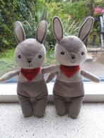 Konijn van IKEA Gulligast rood genopt halsdoekje om de nek, Ophalen of Verzenden, Zo goed als nieuw, Konijn