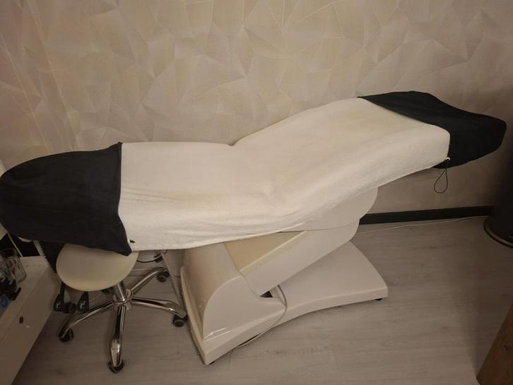 Elektrische behandelstoel GRATIS AF TE HALEN, Sport en Fitness, Massageproducten, Gebruikt, Massagetafel, Ophalen